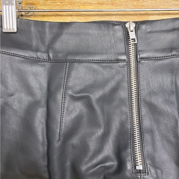 Vegan leather skirt - Picture 5 of 11